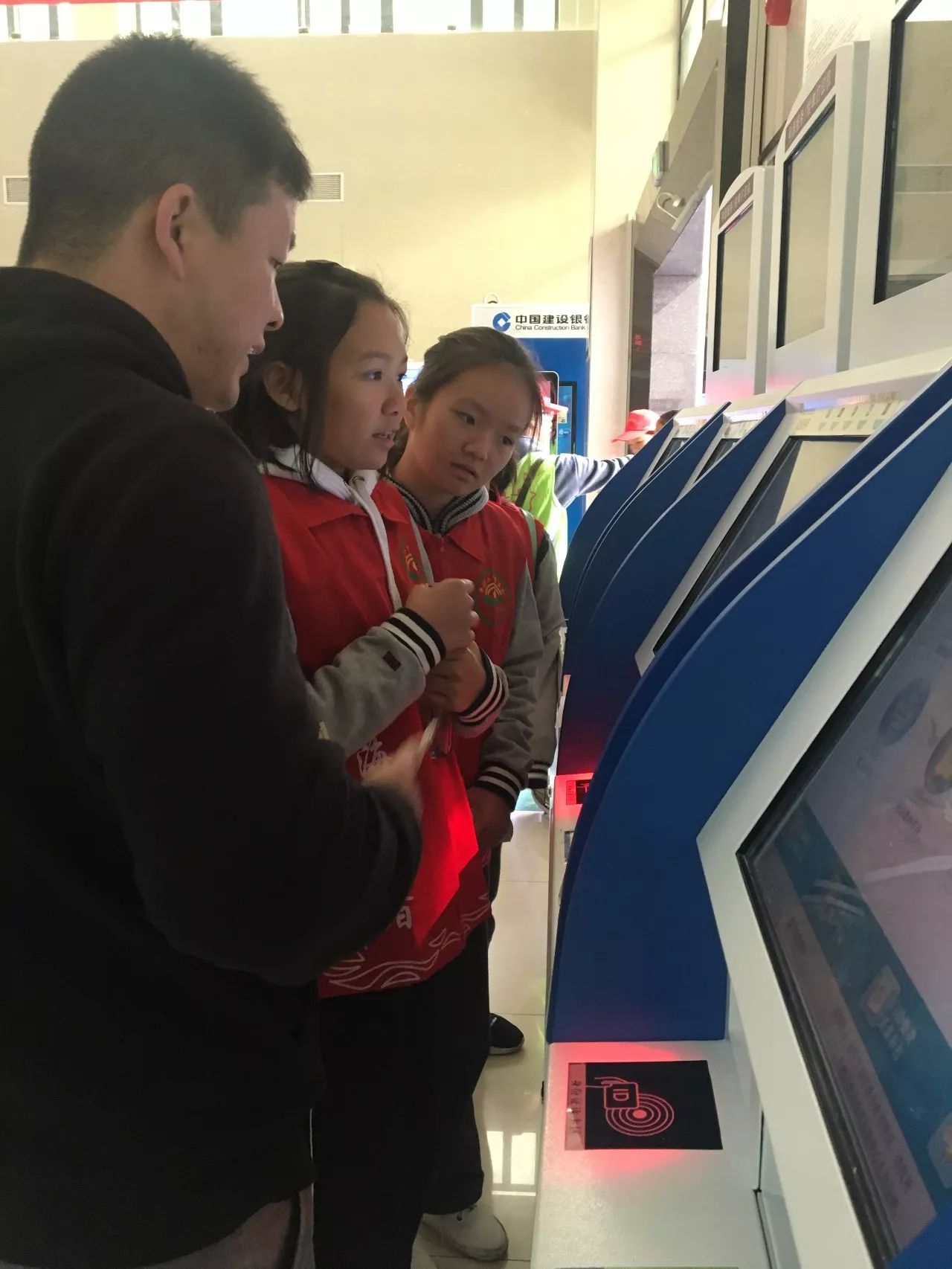 接力中国梦——市五院团委开展志愿者服务岗前培训 接力中国梦——市五院团委开展志愿者服务岗前培训