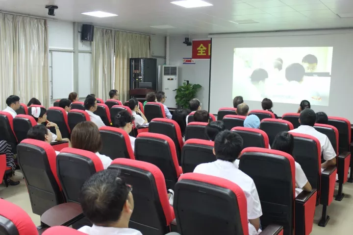 不忘初心,牢记使命——市五院组织观看党的十九大盛况